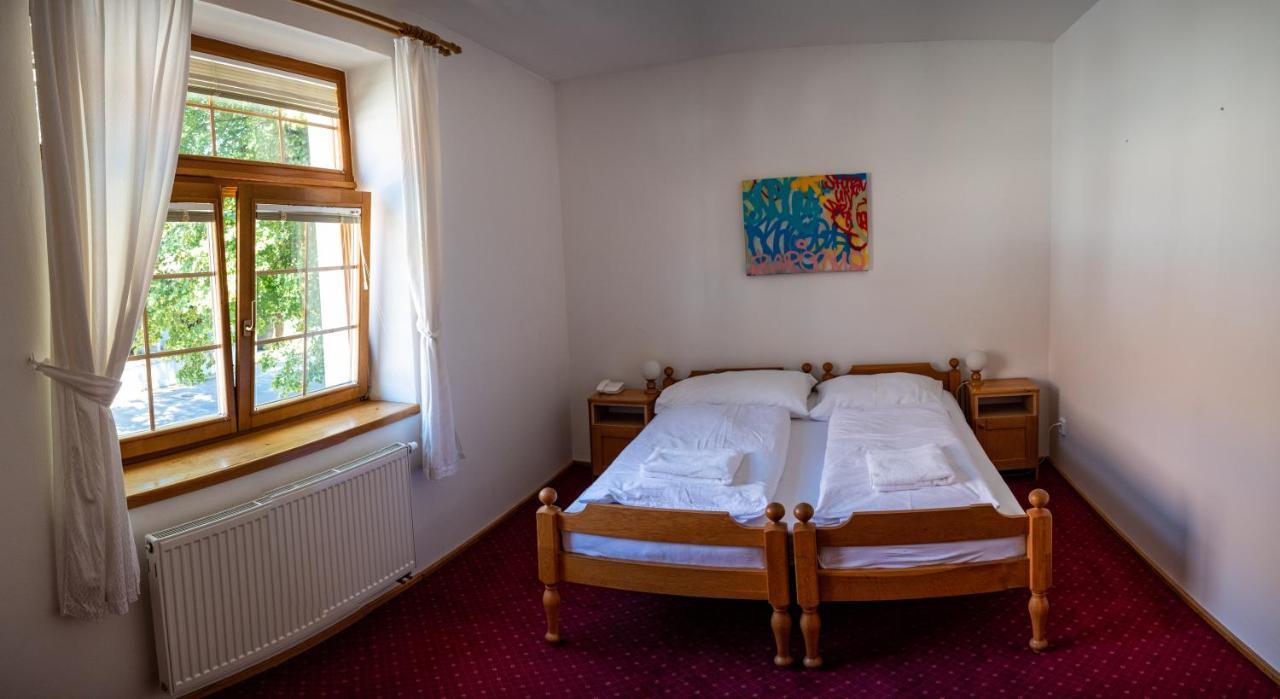 Grandhotel Sluchatko - Ex Zamecky Hotel 迪耶河畔弗拉诺夫 外观 照片